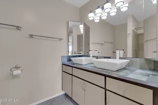 Photo #3: 6864082 Listing