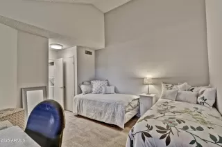 Photo #6: 6864212 Listing