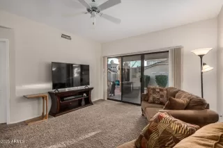 Photo #6: 6864460 Listing 