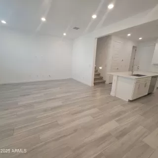 Photo #6: 6864671 Listing