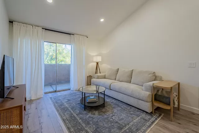 MLS: 6865013 Condo For Sale