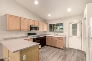 Photo #4: 6865072 Listing 