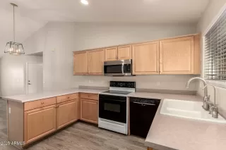 Photo #5: 6865072 Listing 