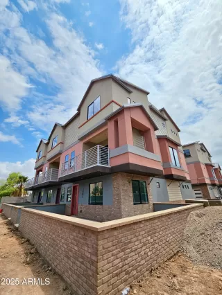 Photo #1: 6865199 Listing