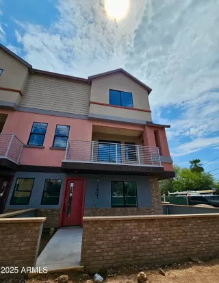 Photo #3: 6865199 Listing