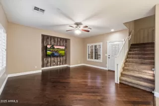 Photo #3: 6865222 Listing