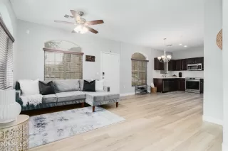 Photo #4: 6865405 Listing