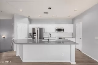 Photo #4: 6865571 Listing