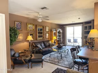 Photo #5: 6865917 Listing