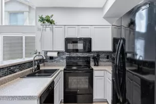 Photo #3: 6865955 Listing 