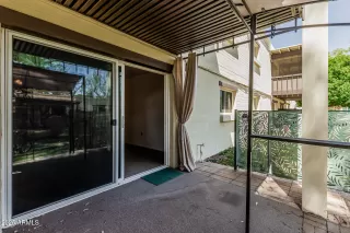 Photo #5: 6865992 Listing