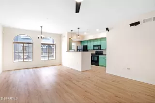 Photo #6: 6866077 Listing