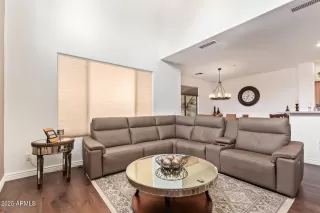 Photo #6: 6866388 Listing 