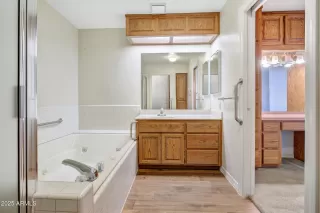 Photo #5: 6866460 Listing 