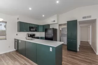 Photo #3: 6866561 Listing