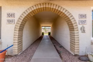 Photo #5: 6866561 Listing