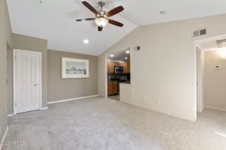 Photo #5: 6866748 Listing