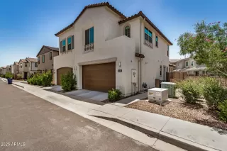 Photo #3: 6867247 Listing