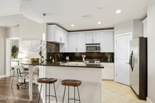 Photo #2: 6867250 Listing 