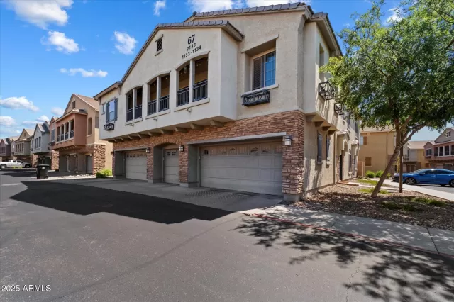 MLS: 6867335 Condo For Sale