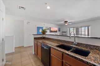 Photo #4: 6867335 Listing