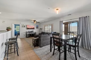 Photo #6: 6867335 Listing