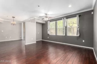 Photo #4: 6867428 Listing