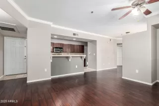 Photo #5: 6867428 Listing