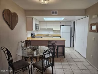 Photo #6: 6867625 Listing