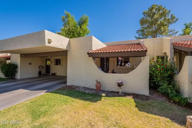 MLS: 6867713 Condo For Sale