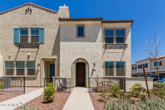 MLS: 6867927 Condo For Sale