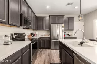 Photo #2: 6867927 Listing 