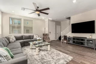 Photo #5: 6867927 Listing 