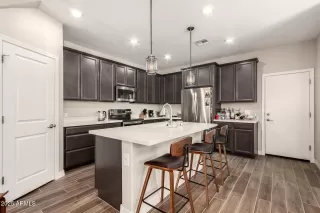 Photo #6: 6867927 Listing 