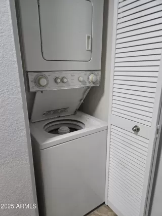 Photo #4: 6867964 Listing