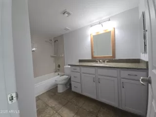 Photo #6: 6867964 Listing