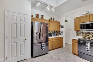 Photo #6: 6868214 Listing 