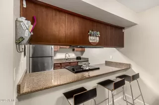 Photo #6: 6868588 Listing