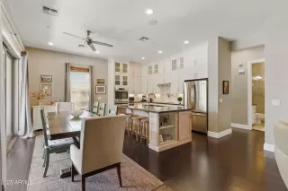 Photo #2: 6869128 Listing 