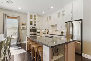 Photo #5: 6869128 Listing 