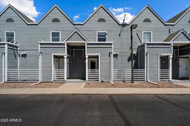 MLS: 6869399 Condo For Sale