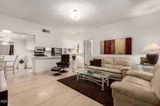 Photo #5: 6869485 Listing