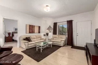 Photo #6: 6869485 Listing