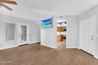 Photo #5: 6869740 Listing 