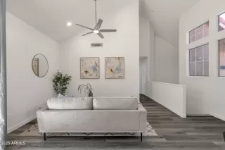 Photo #2: 6869884 Listing