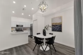Photo #4: 6869884 Listing
