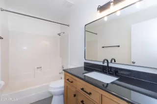 Photo #6: 6870209 Listing