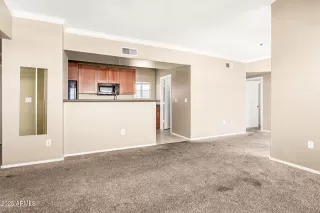 Photo #6: 6870334 Listing