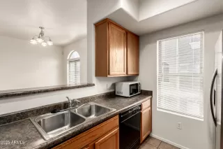 Photo #6: 6870805 Listing