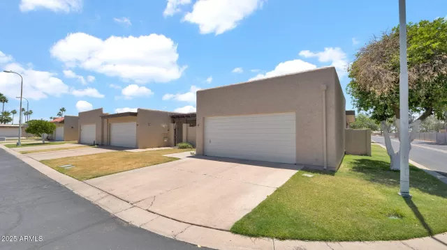 MLS: 6870902 Condo For Sale